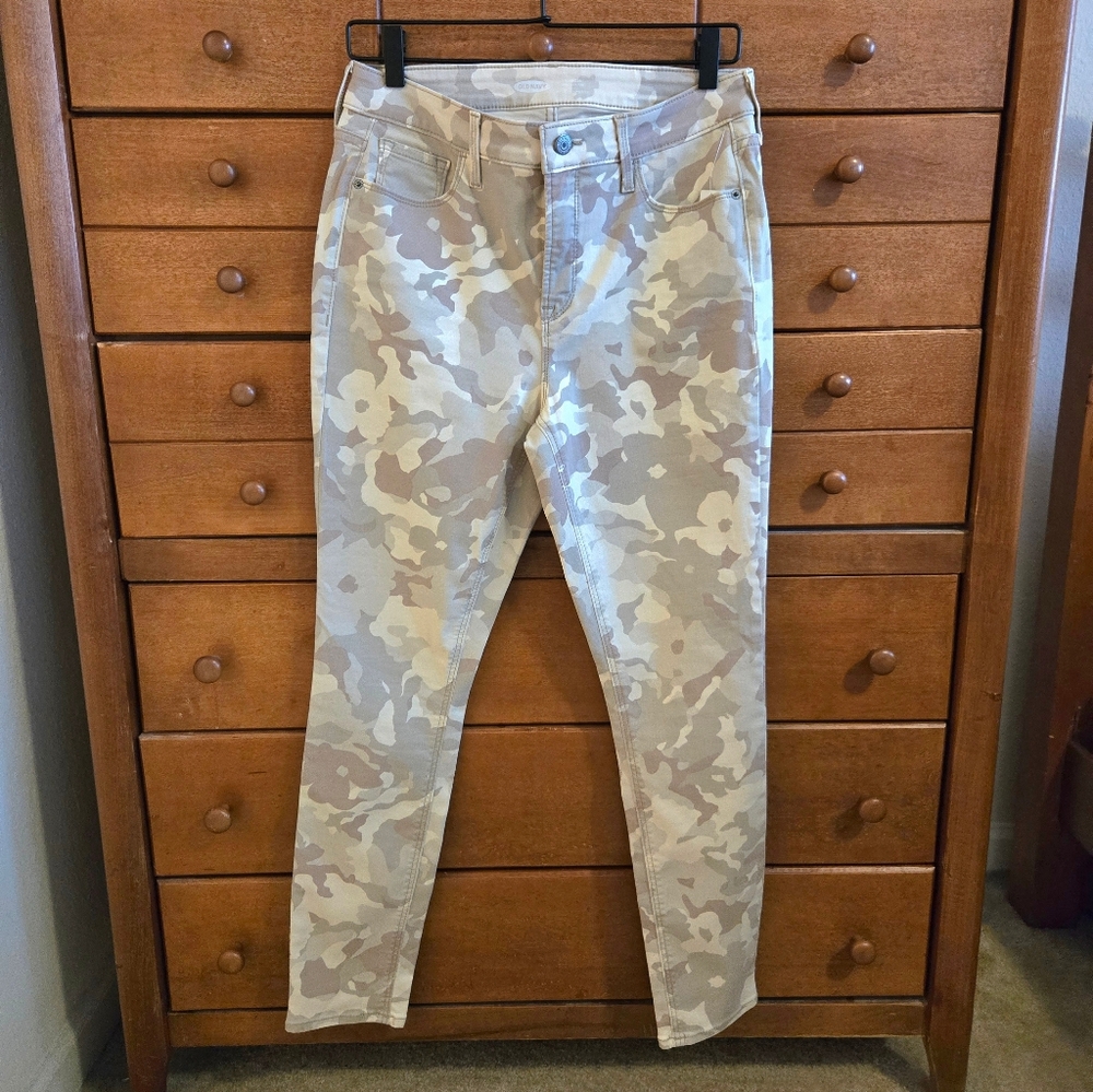 NEW Old Navy Camo Rockstar Skinny Jeans Size 10